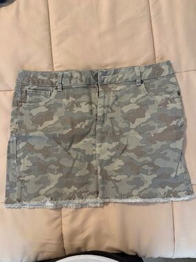 1822 Denim Camo Mini Skirt in Green and Tan